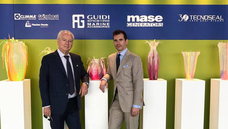 Bruno-e-Daniele-Guidi-al-VYRV-Viareggio-con-opere-Ciffo1