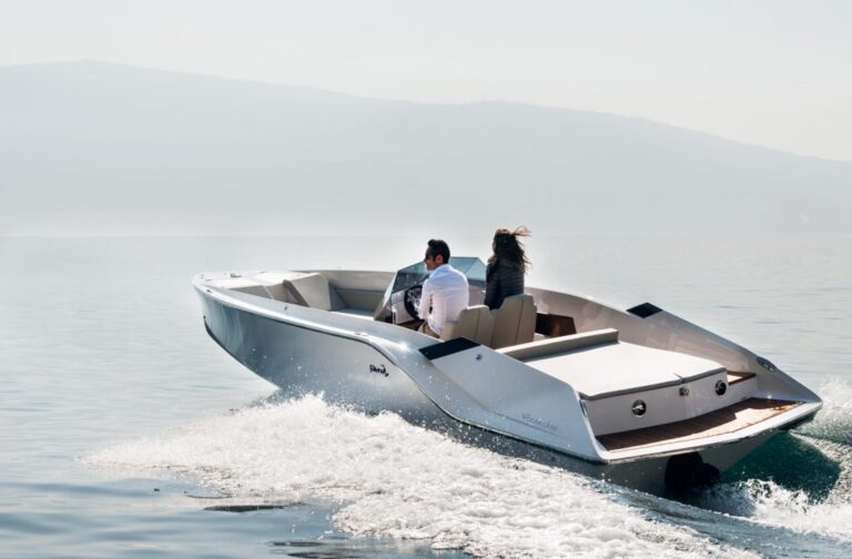 Frauscher-747-Mirage-Air-copertina