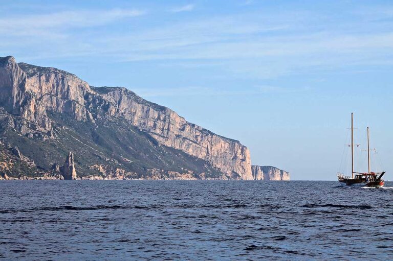 Itinerarios en barco Orosei