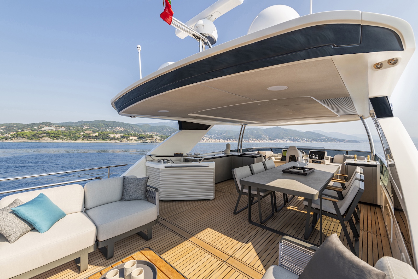 Navetta 70 Absolute Yachts Flybridge