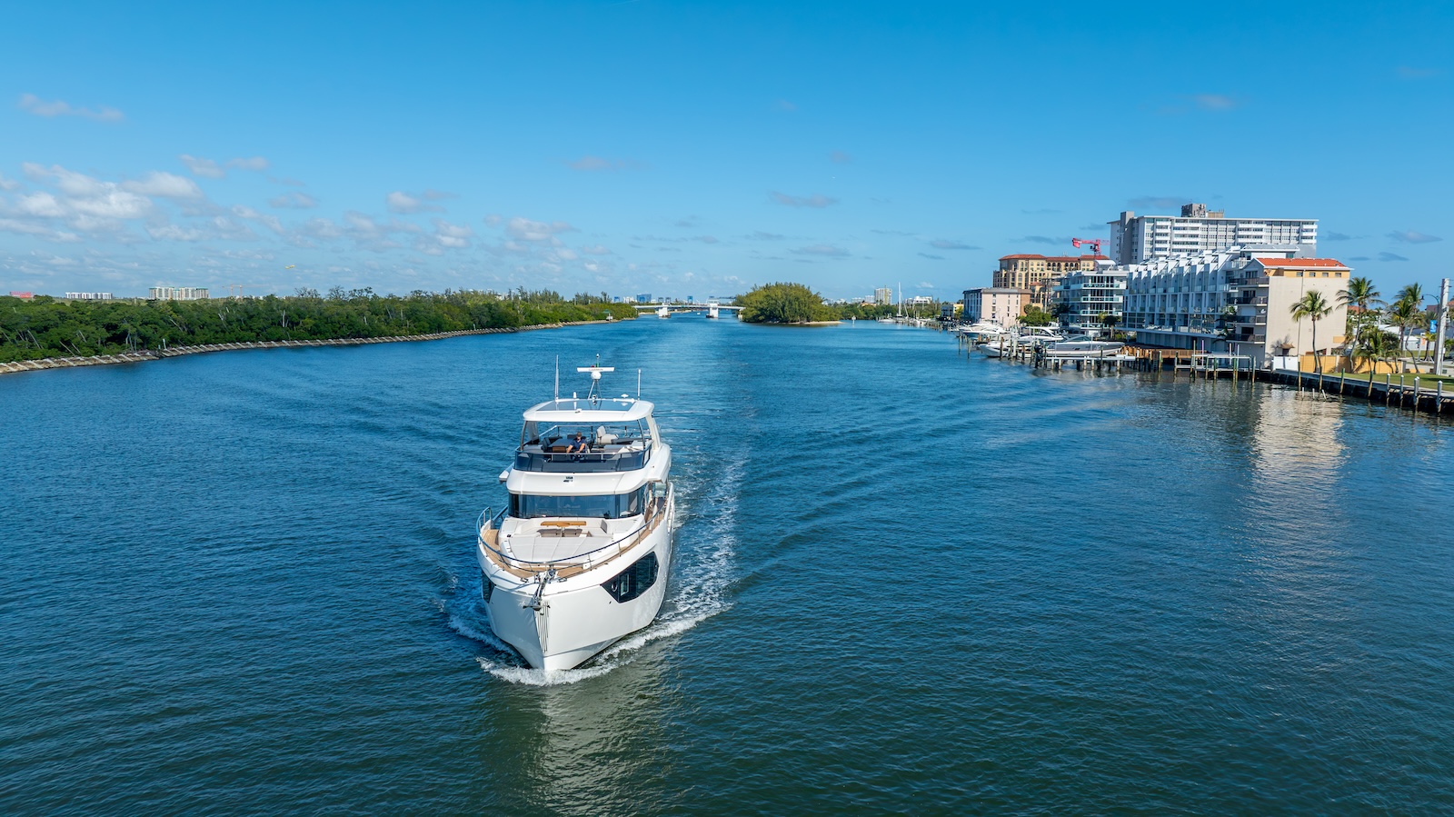 Navetta 70 Absolute Yachts bow