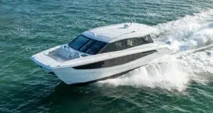 aquila-power-catamarans-46-coupe