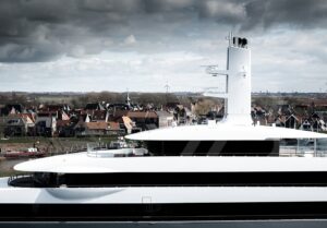 moonrise-yacht-exterior-5