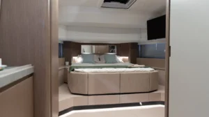 rio-yachts-le-mans-50-interni