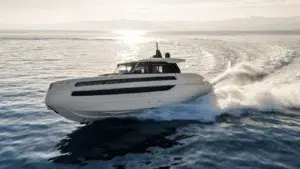 invictus-yacht-cannes-it