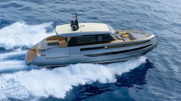 Invictus ST550, el nuevo icono de Christian Grande