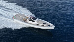 Magazzù MX-13 Gran Coupé: la prueba en vídeo de un Maxi-RIB icónico