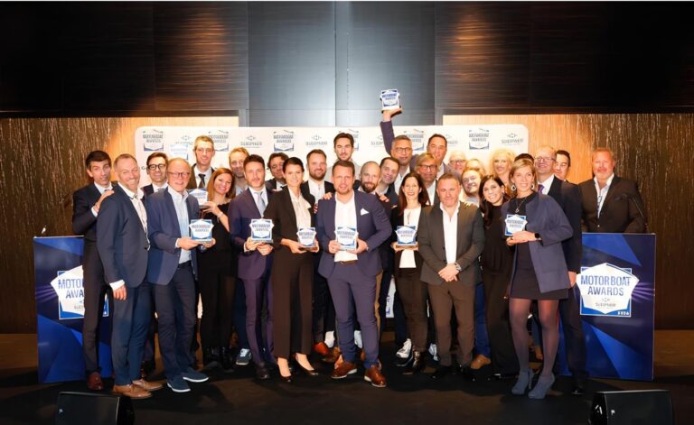 foto de los premios motor boat de absolute yachts