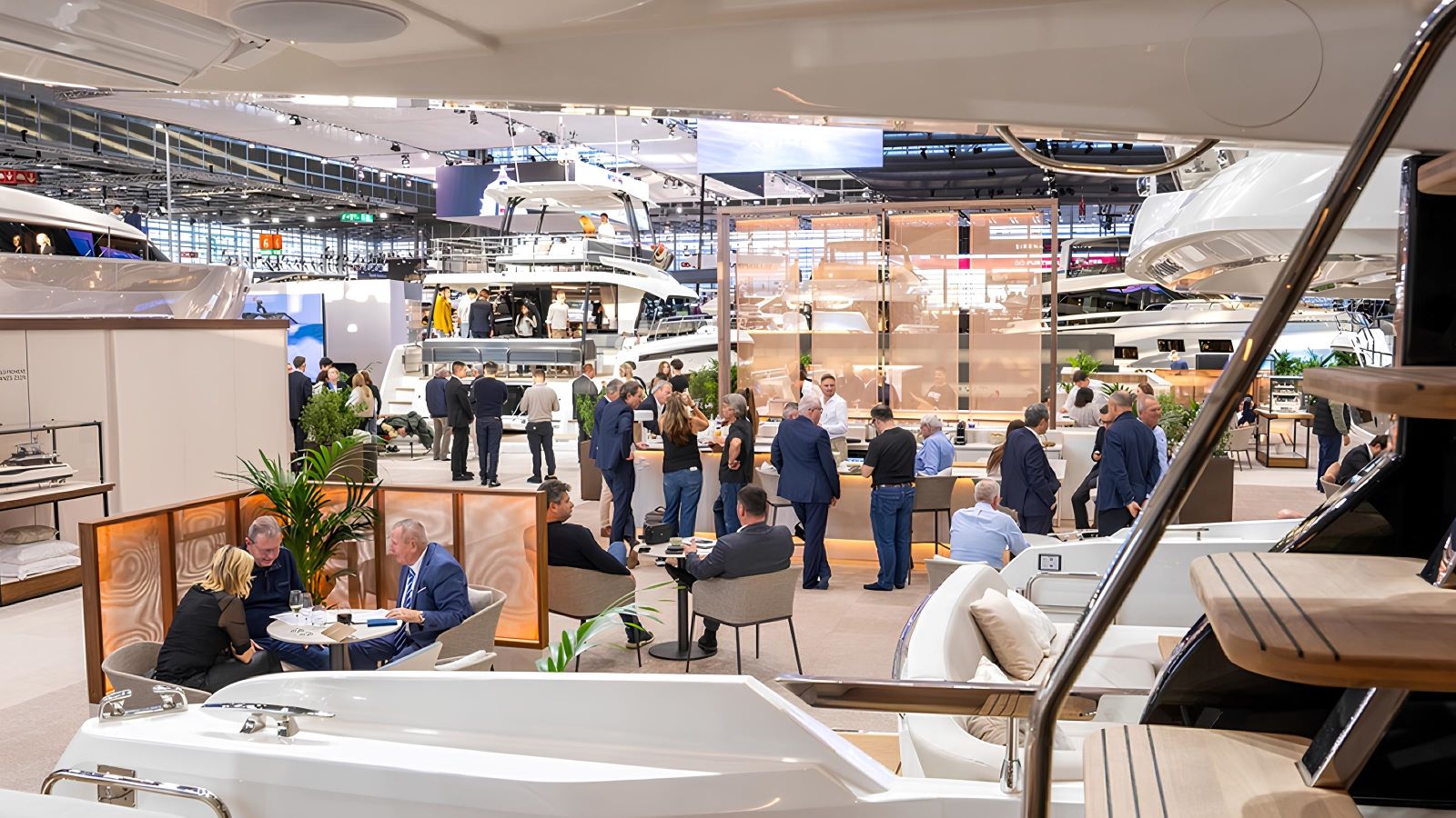Yates PRESTIGE en boot Düsseldorf con tres grandes lanzamientos nuevos