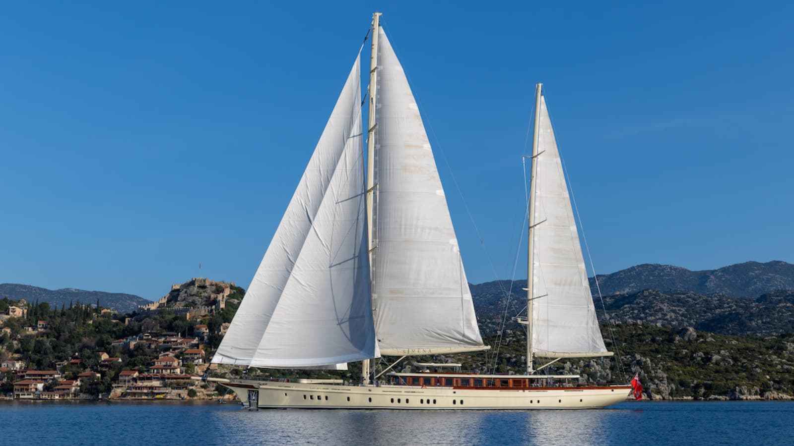 Superyate Simena