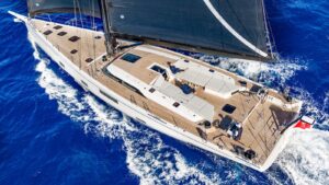 Prueba en el mar del nuevo Grand Soleil Plus 80 LC: he aquí la quintaesencia de la belleza.