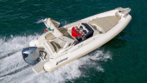 Solemar SX27: Volando a 50 nudos con el Honda 350 V8. Prueba de conducción completa.
