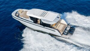 Marcopolo MP12: Vídeo de las pruebas en el mar del yate de aventura definitivo