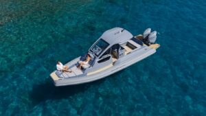 Doble nominación para el Ranieri Cayman 37.0 Hard Top en los premios náuticos más prestigiosos de Europa